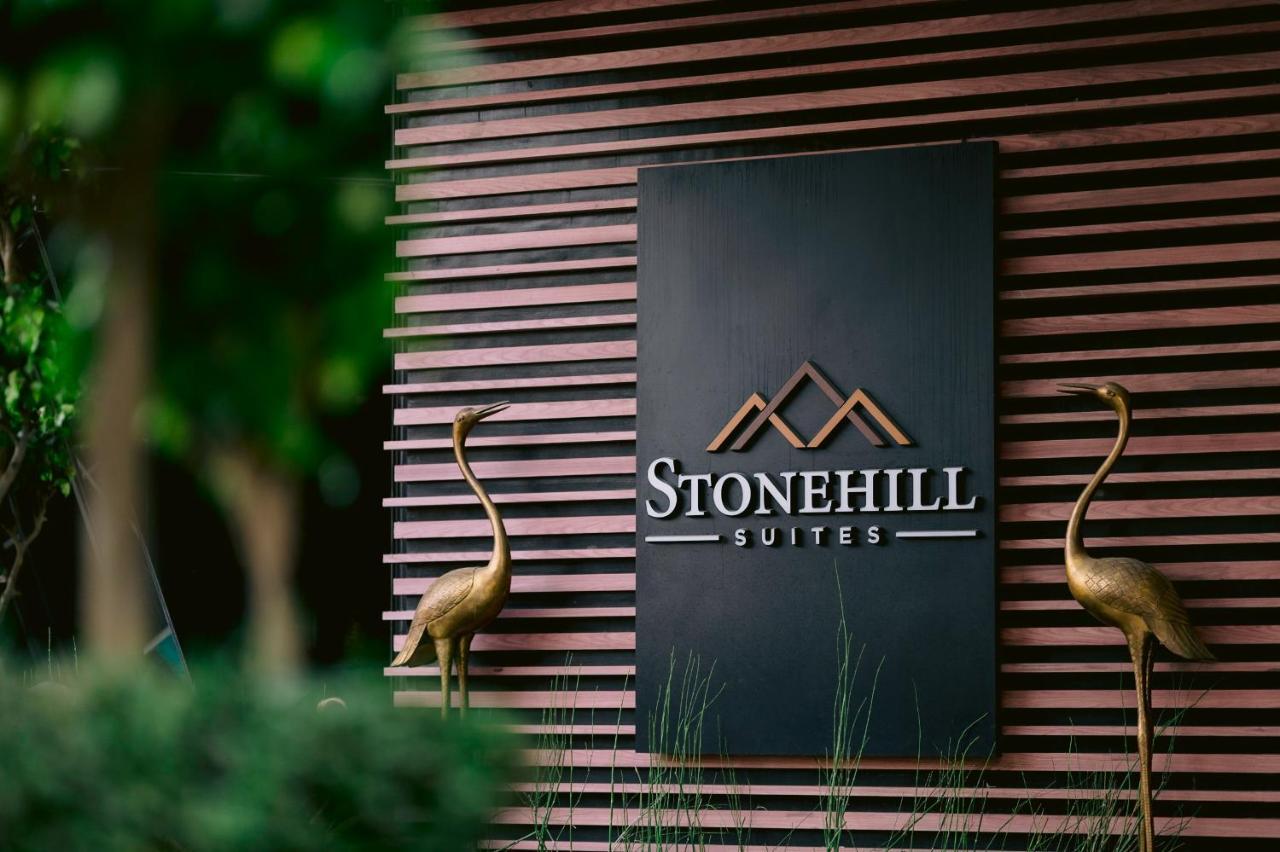 Stonehill Suites บาโคลอด ภายนอก รูปภาพ