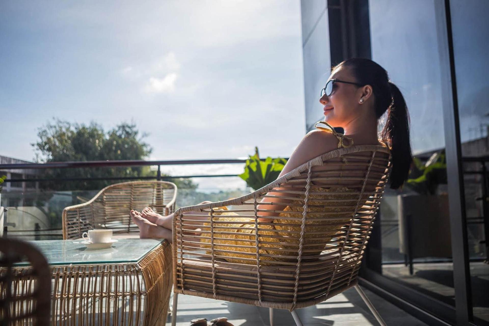 Stonehill Suites บาโคลอด ภายนอก รูปภาพ