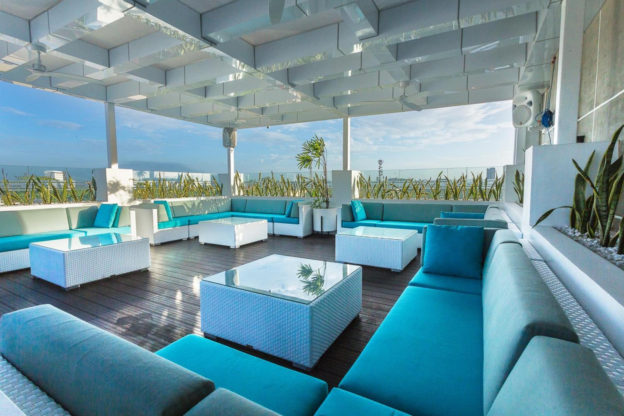 Stonehill Suites บาโคลอด ภายนอก รูปภาพ