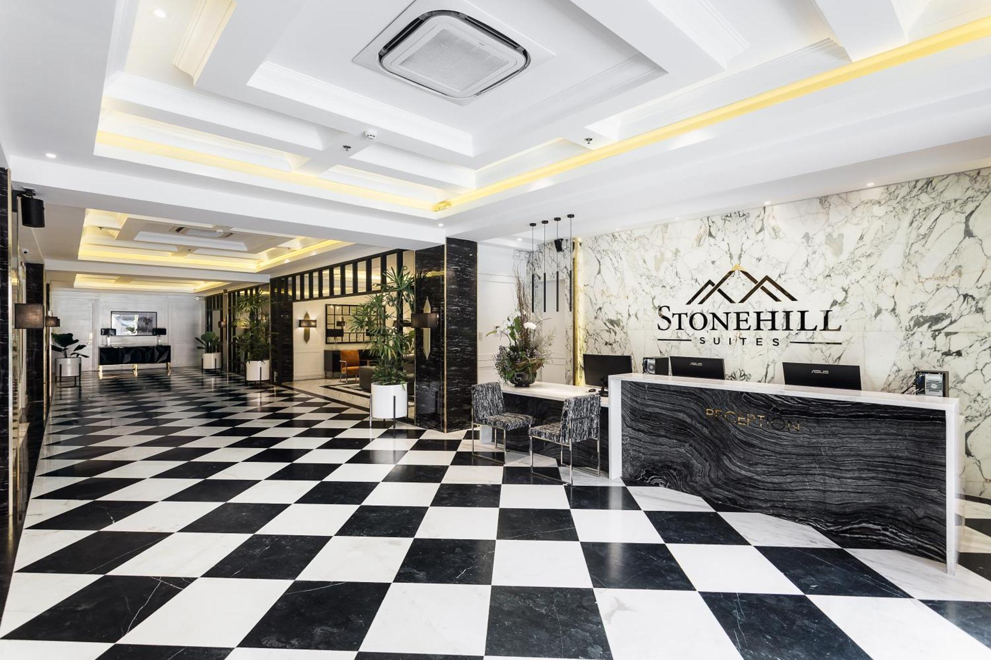 Stonehill Suites บาโคลอด ภายนอก รูปภาพ