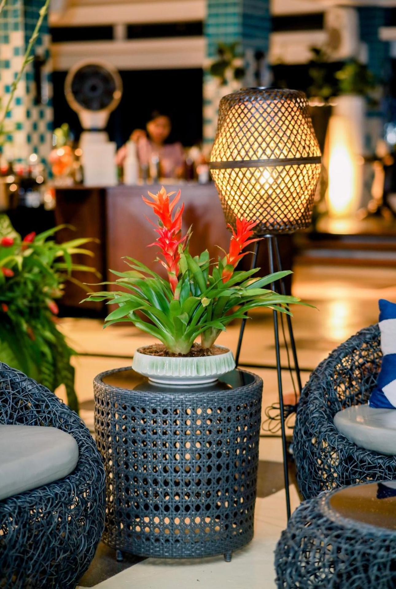 Stonehill Suites บาโคลอด ภายนอก รูปภาพ